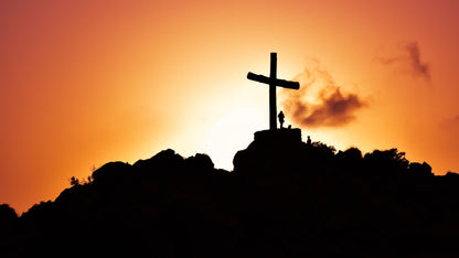 La Cruz en el Atardecer
